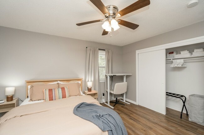 Photo - 3013 67th St