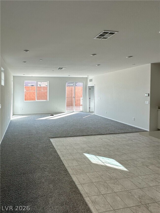 Photo - 1954 Majalis Pl