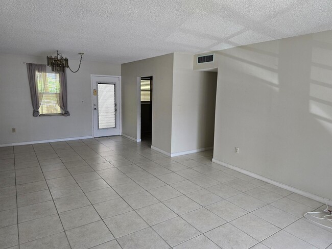 Photo - 1800 N Lauderdale Ave Unit 1205