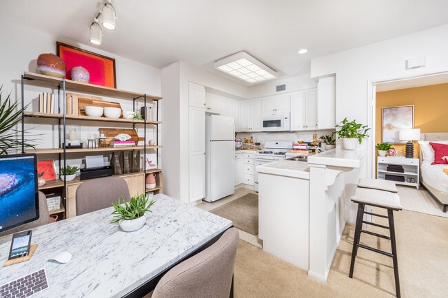 Woodbury Square Apartment Homes