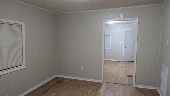 Photo - 455 W College St