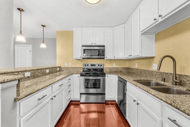 Building Photo - 300 Glenwood Cir Unit Apt 294
