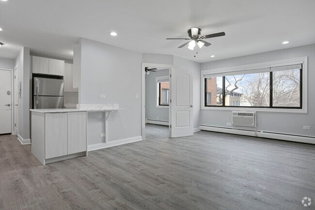 Building Photo - 6816 N Ridge Blvd Unit 305 Rental