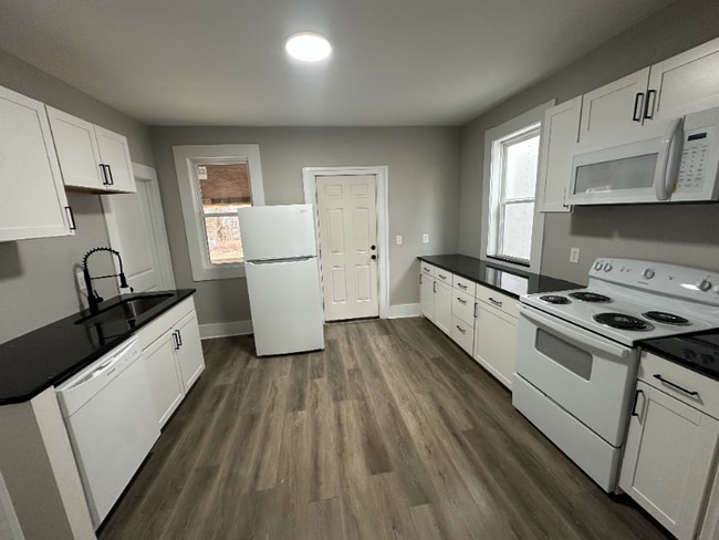 Photo - 224-226 W Brown Ave Unit 224