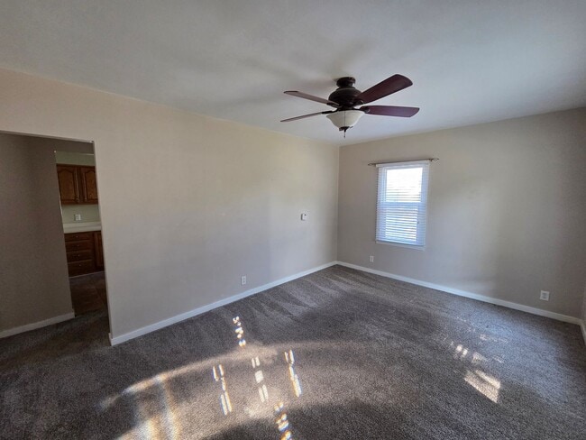 Building Photo - 3 Bedroom Cedar Falls House
