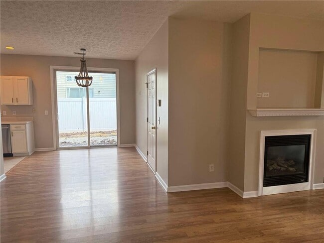 Photo - 128 Windcroft Ln NW