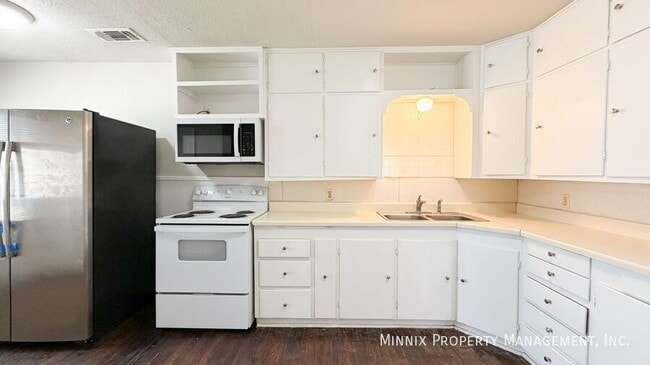 Photo - 2420 33rd St