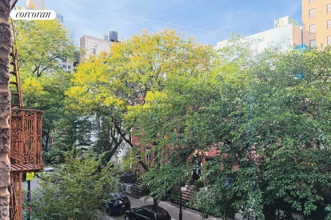 Photo - 128 W 13th St