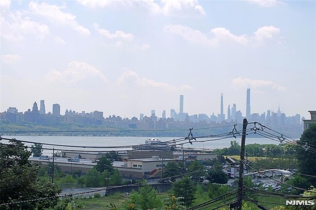 Building Photo - 154 Undercliff Ave Unit 5