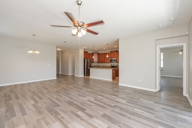 Photo - 1309 Oak Pond St