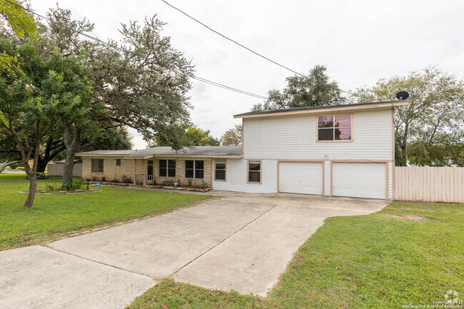 Building Photo - 224 Shadyview Dr Rental
