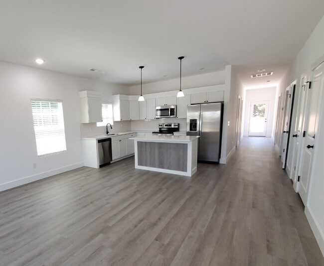 Photo - 818 Berry Rd