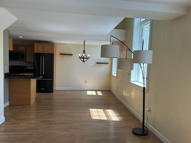196 Water St Unit 18