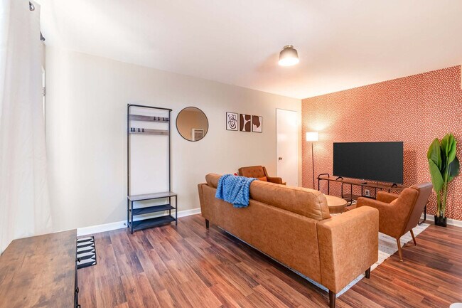 Photo - 2312 Bonar St Unit ID1325685P