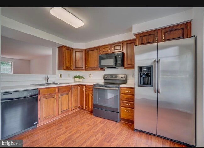 Photo - 16965 Monmouth Ct