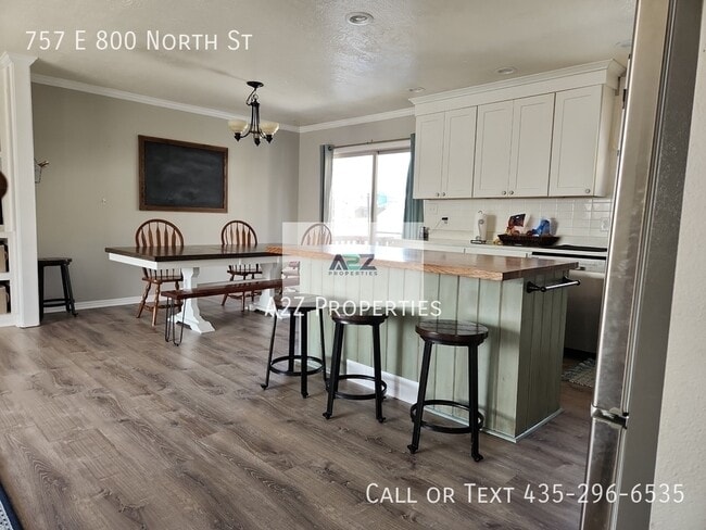 Photo - 757 E 800 N St