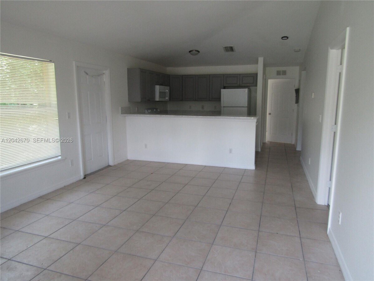 Photo - 625 Meadow Rd Unit 625