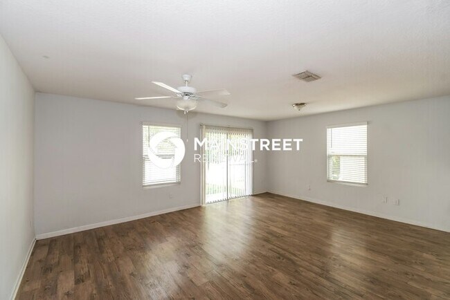 Photo - 4 Bedroom Pet-Friendly Home in Jacksonvill...