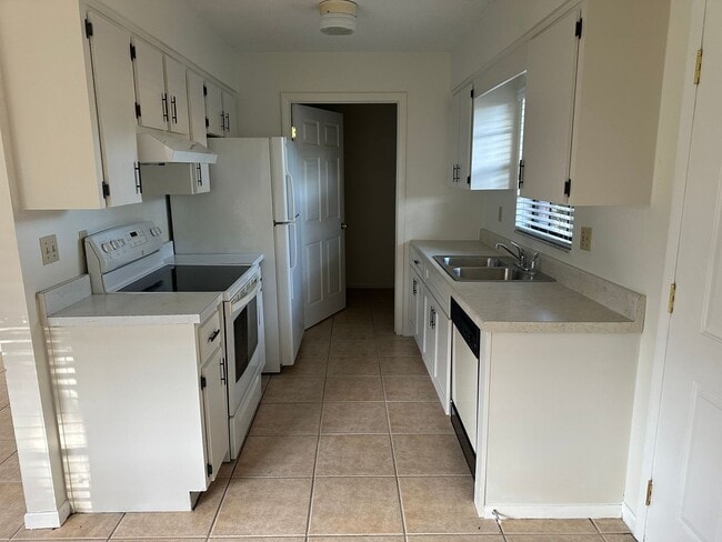 Photo - 706 Lee St Unit 706 Lee St Apt B - TP