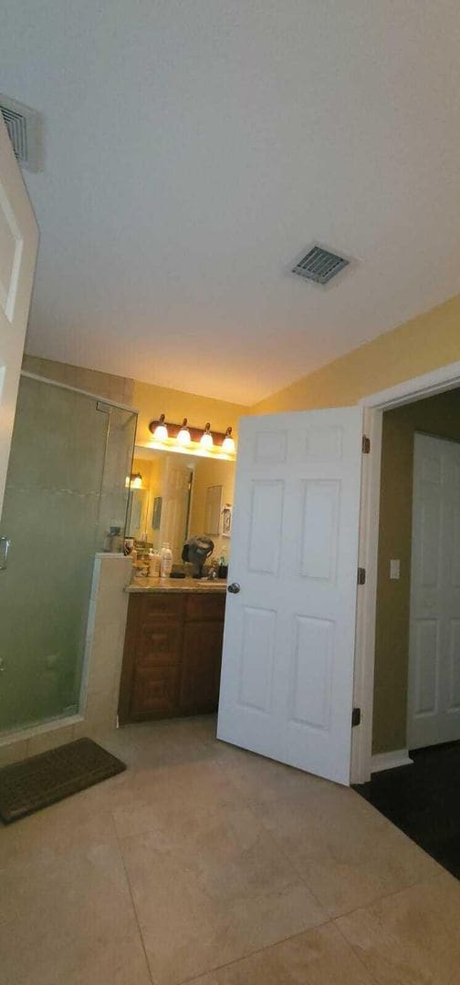 Photo - 211 NE 13th Ave