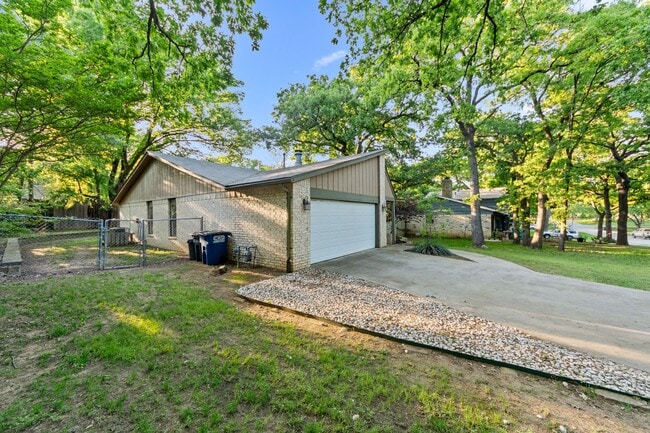 Photo - 121 Lake Vista W