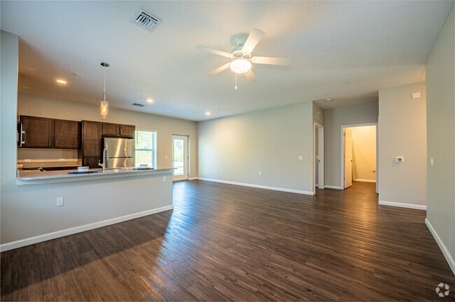 3BR, 2BA - 1,288SF - Living Room