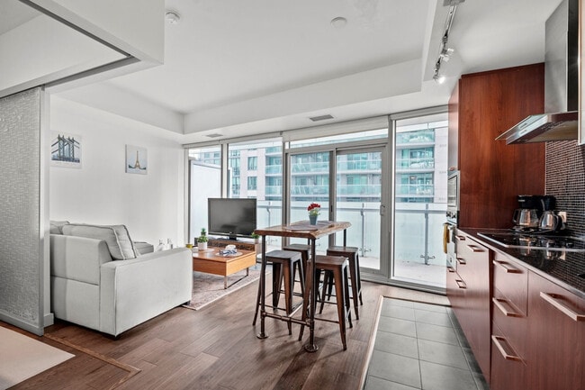 Building Photo - 25 Lower Simcoe St Unit SI FL18-ID1541554P