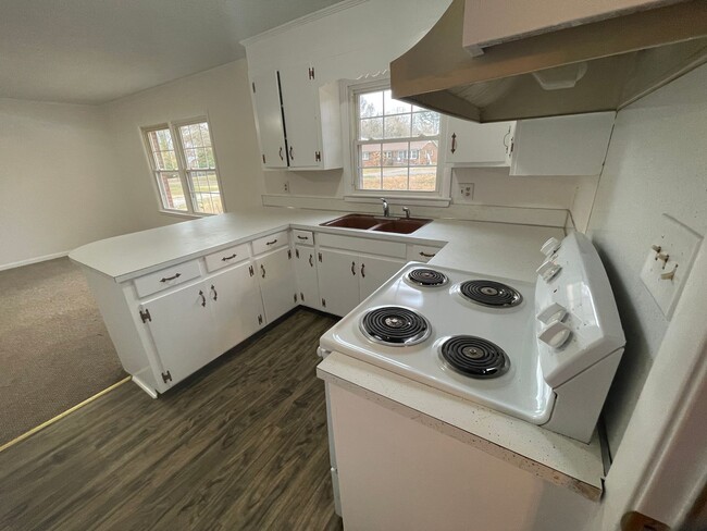 Photo - 3 bedroom 1.5 bath house available. Pet friendly!