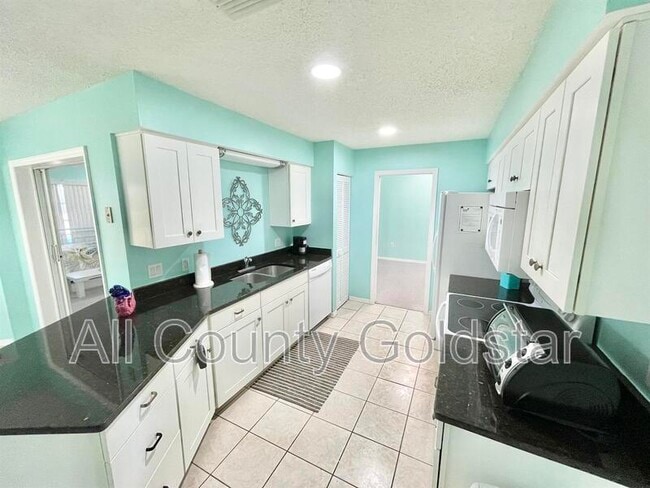 Photo - 285 Mark Twain Ln