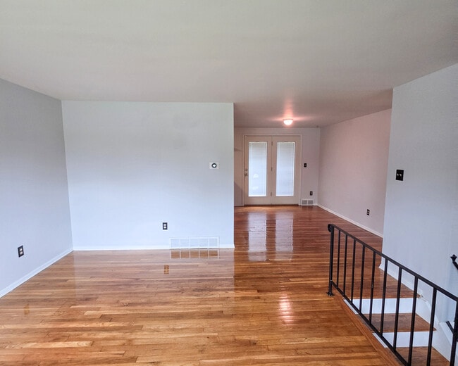 Photo - 408 Hazelnut Dr
