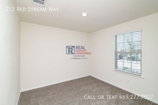 Photo - 212 Red Strm Wy