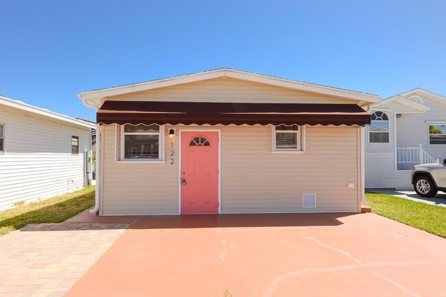 Building Photo - 122 Nettles Blvd Rental