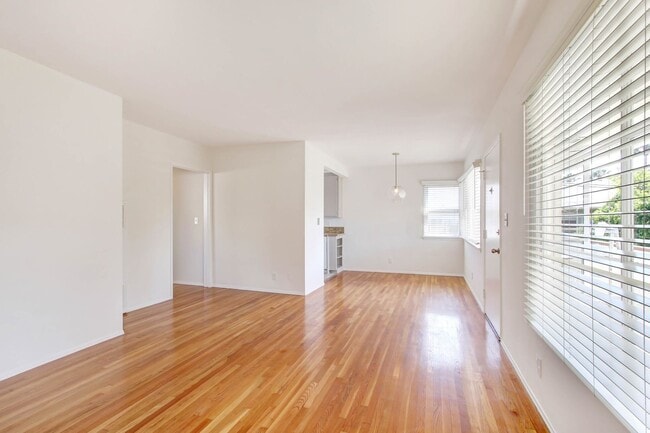 Photo - 1011 19th St Unidad D