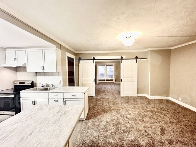 Photo - 2500 Grand Ave