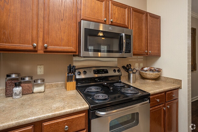 2BR, 2BA - 1,164SF