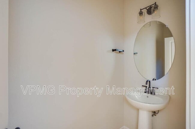 Photo - 18300 NE 14th St