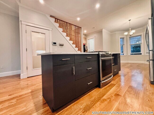 Photo - 799 E 4th St Unidad 2