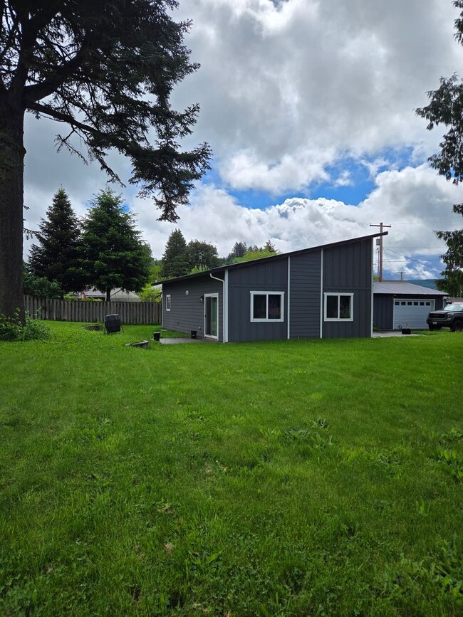 Photo - 3 Bedroom 2 Bath with Garage in Mossyrock