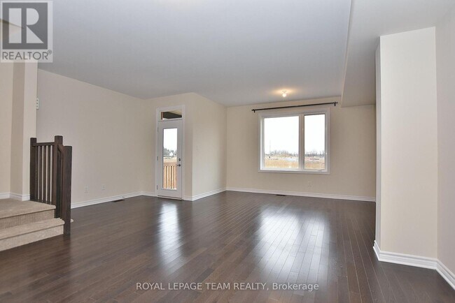 Photo - 30 Rookie Cres