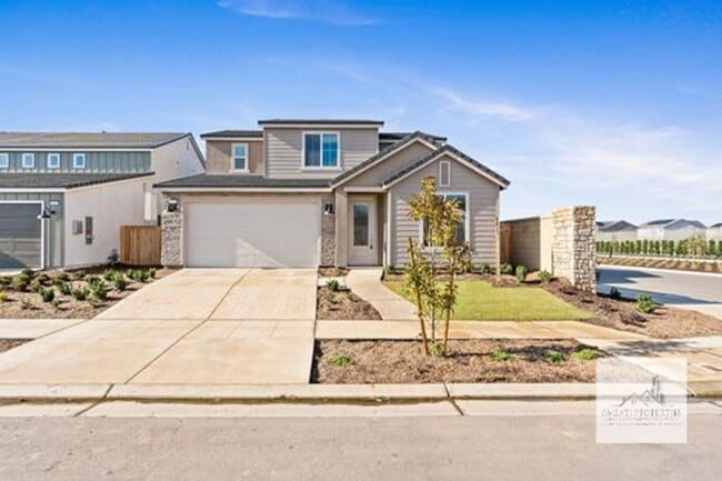 Building Photo - Brand New Five Bedroom Lennar Home with Solar in Clovis!
