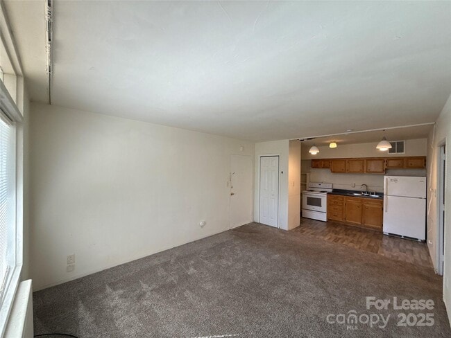 Photo - 2126 E 7th St Unit 103