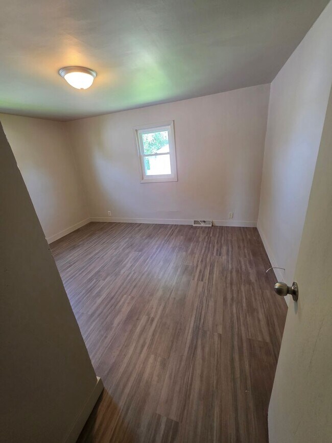 412 Elm Ave