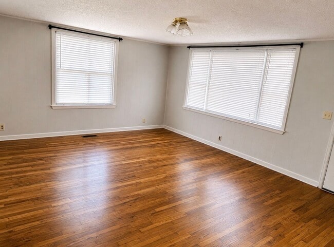 Photo - 4 Bedroom, 2 Bath