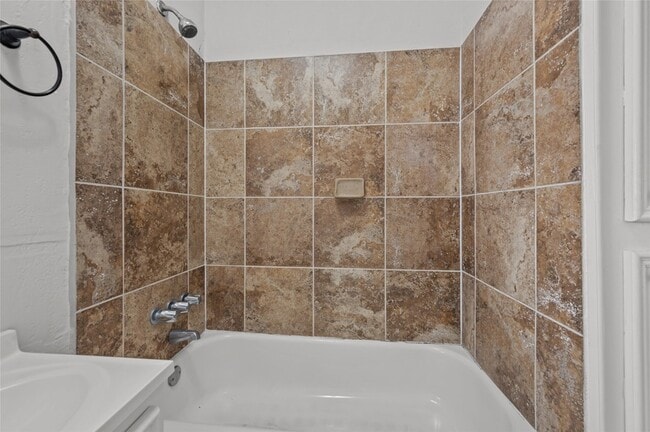 Photo - 907 W Gray St Unit 2