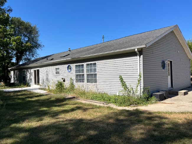 Photo - 420 Decker St