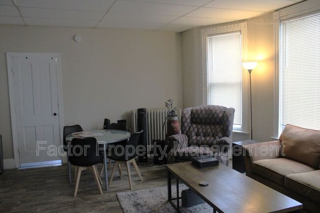 Photo - 328 N 6th St Unit 1