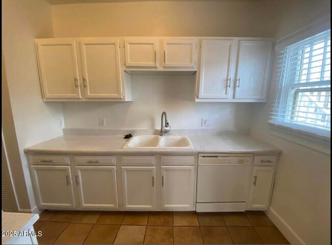 Photo - 2318 N Dayton St