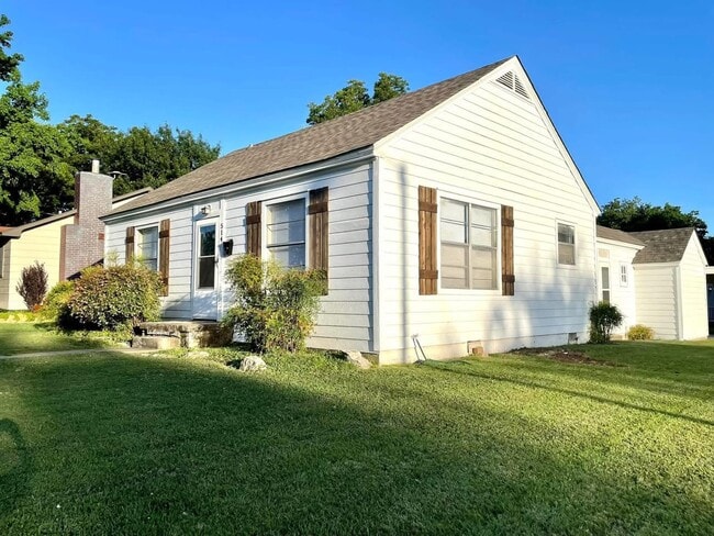 Photo - 514 9th Ave NW