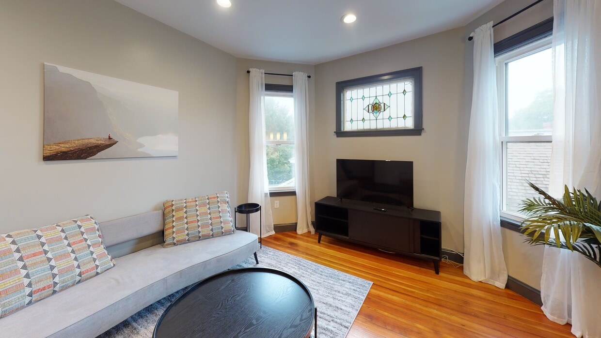 Photo - Private bedroom in 4 bed/2 bath Home