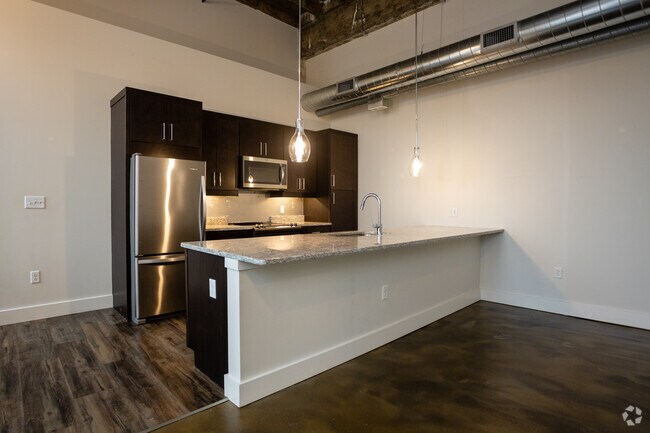 2BR, 2BA-1110SF - 538 Erie Blvd W